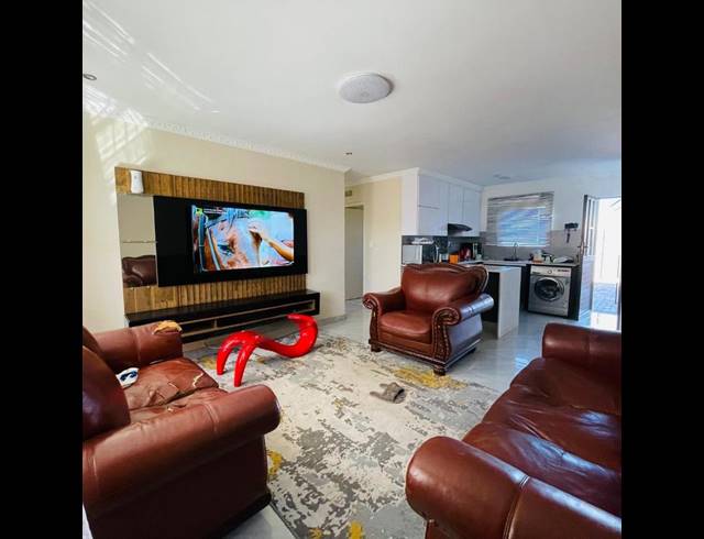 4 BEDROOM HOUSE FOR SALE IN CLAYVILLE